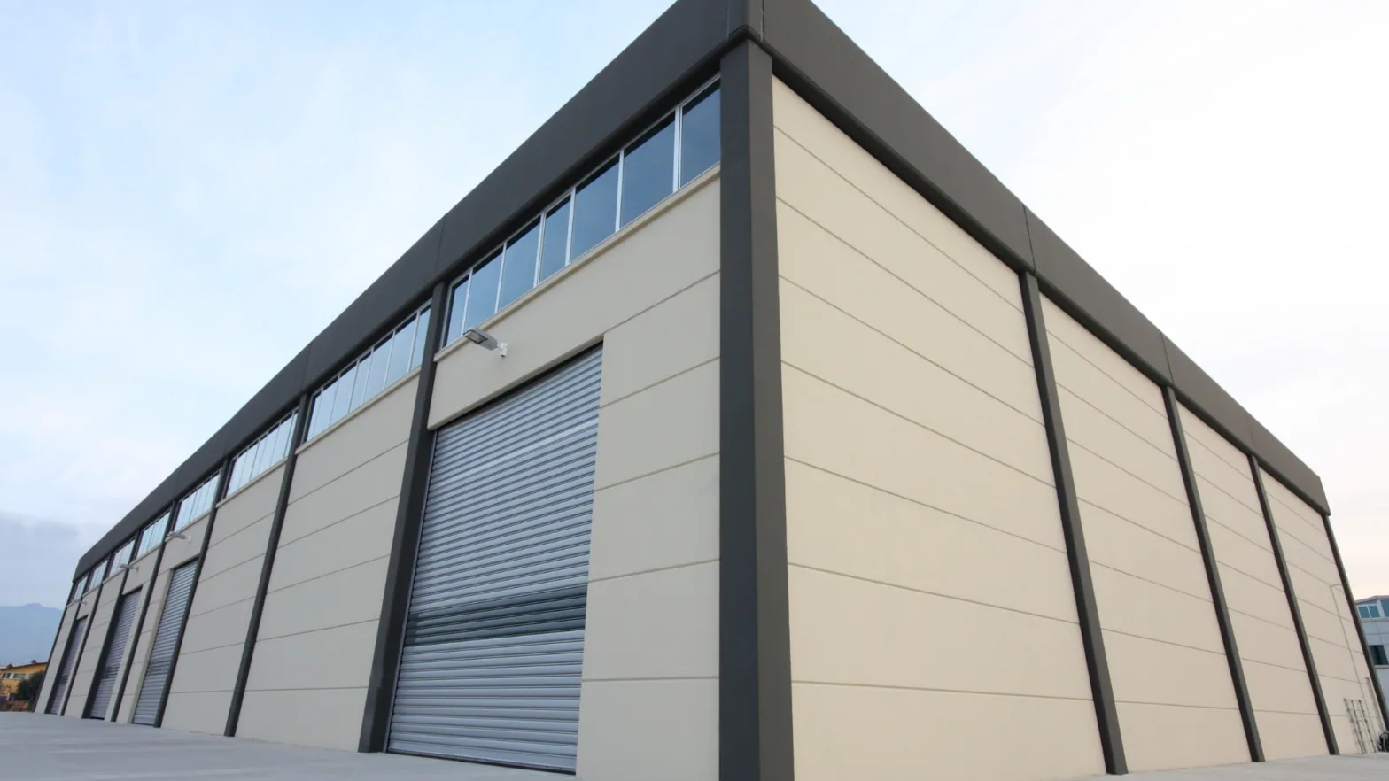 Flex and Light-Industrial Roofing in Gresham, OR