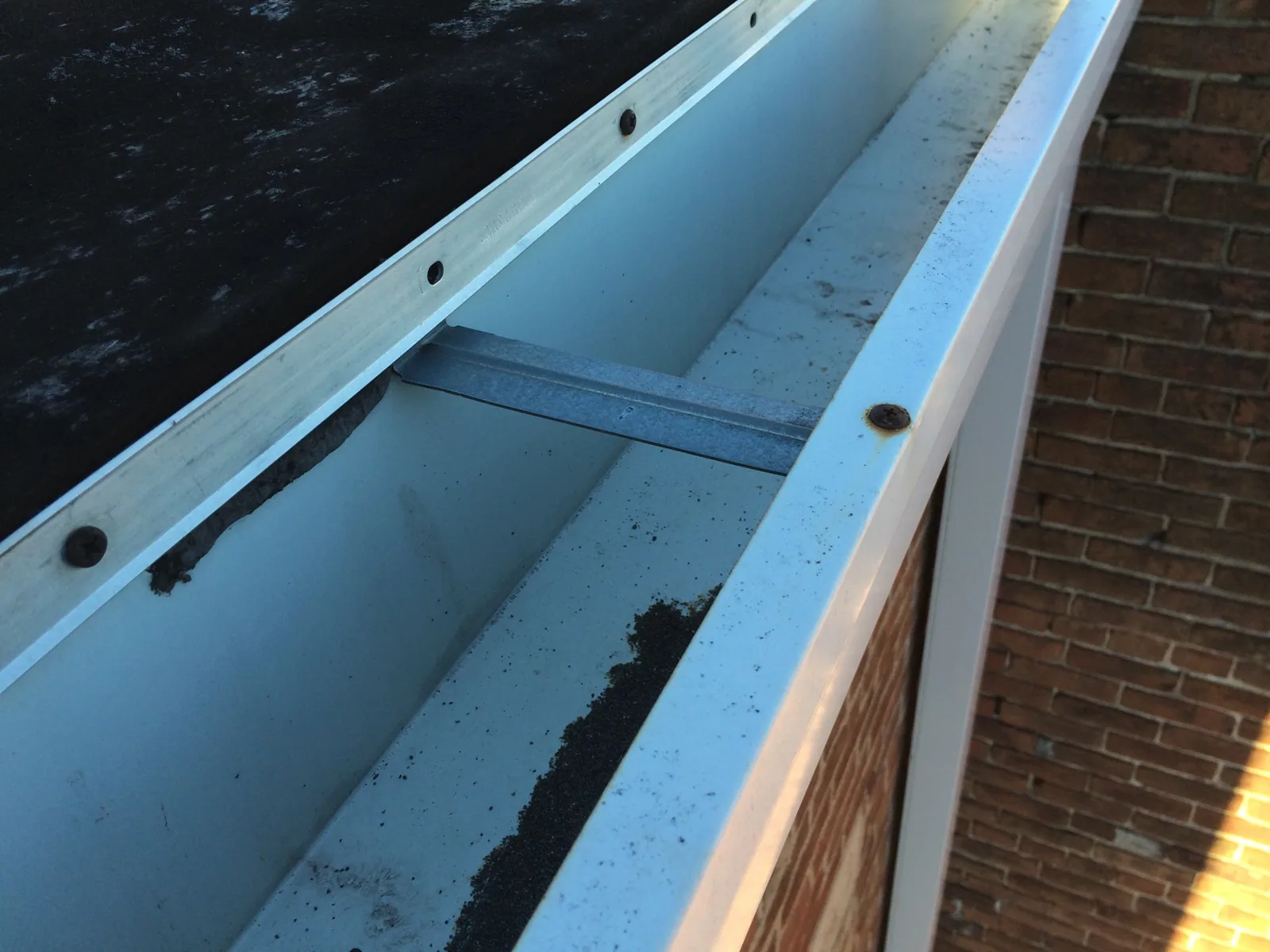 Commercial Roof Edge Metal and Gutters in Gresham, OR